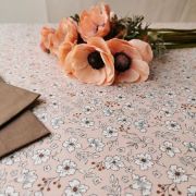 Nappe Anémone rose coton enduit ourlée 160x160 - Fleur de Soleil