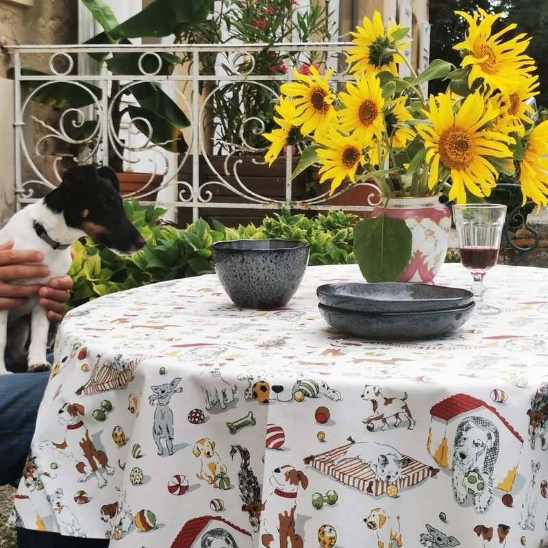 Nappe Chiens coton enduit ourlée 160x300 - Fleur de Soleil
