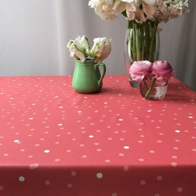 Nappe Confettis corail coton enduit ourlée 160x200 - Fleur de Soleil