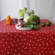 Nappe Confettis rouge coton enduit ourlée 160x160 - Fleur de Soleil