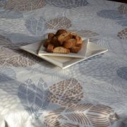 Nappe Feuilles gris/beige coton enduit non ourlée 160x240 - Fleur de Soleil