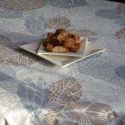 Nappe Feuilles gris/beige coton enduit ourlée ronde Ø160 - Fleur de Soleil