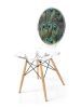 Chaise Graph en acrylique pieds bois plumes paon