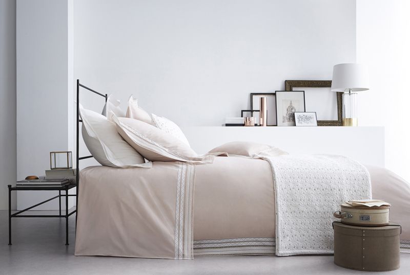 Housse de couette brodée Prélude nude percale 200x200 - Nina Ricci Maison