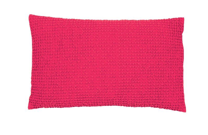 Coussin Maïa en coton stonewashed coloris Pink 30x50 - Vivaraise