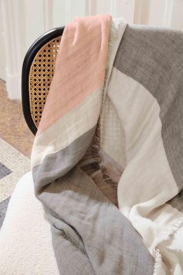 Plaid Luanda en coton Gris chiné/rose thé 150x180 - Toison d'Or