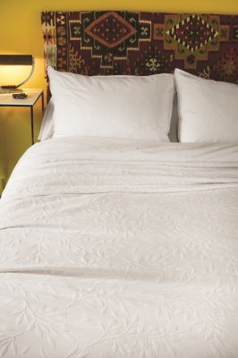 r.Dessus de lit Cottage en coton/polyester uni blanc 180x250 - Toison d'Or