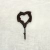 Crochet en fonte d'acier motif coeur rustique