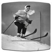 Prise déco Ski / Skieuse-1 TV - La Maison de Gaspard