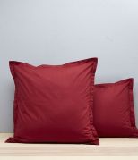 Taie d'oreiller uni en percale coloris rouge Massaï 40x60 - Sylvie Thiriez