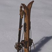 Paire de skis décorative + bâtons 150 cm - Les Sculpteurs du lac