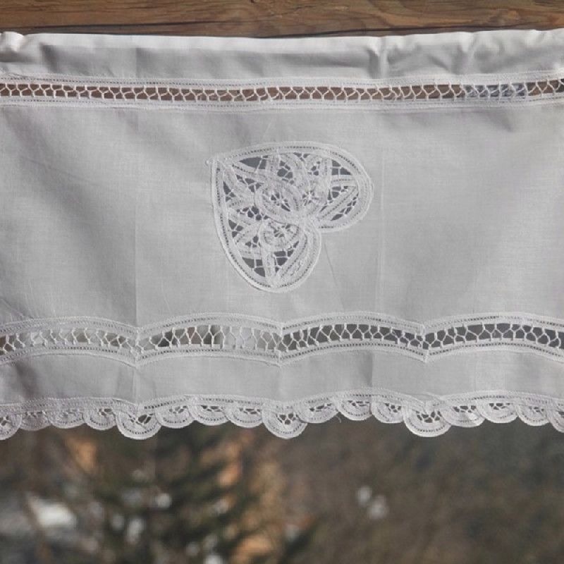 Rideau brise bise blanc lacé 1 coeur et dentelle coton - Décoration ... Rideau brise bise blanc lacé 1 coeur et dentelle coton - Décoration ...