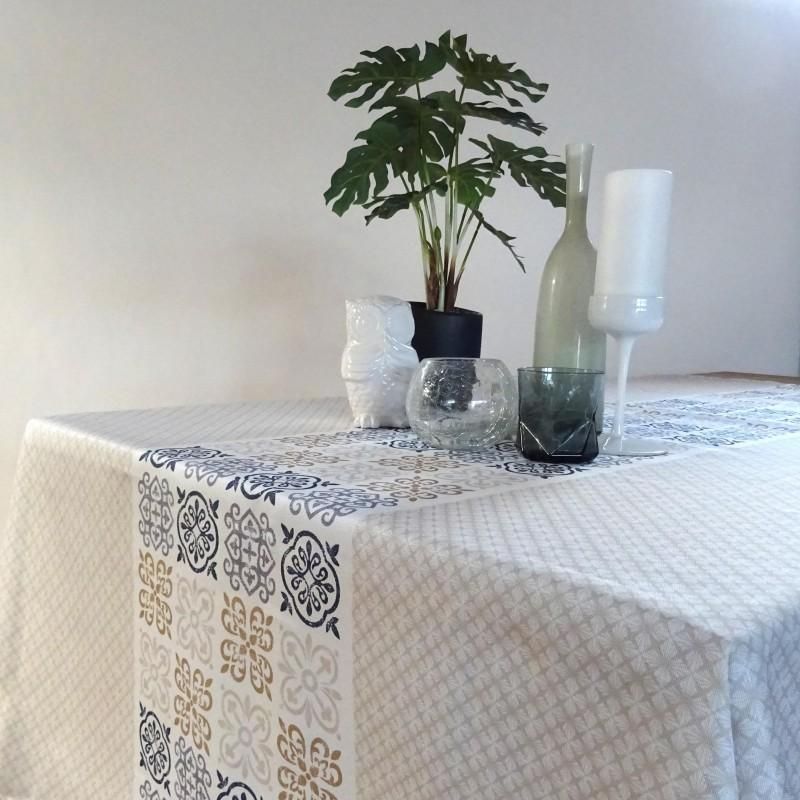 Nappe Caro grège polyester motifs géométriques 150x200 - Tradilinge