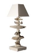 Lampe à poser Nature en bois flotté et galets abat-jour blanc Ht65 - Coc'art Créations