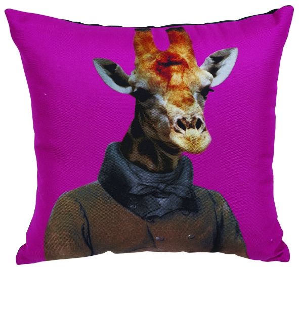 Coussin Céleste motif girafe fond rose envers uni noir 45x45 - Autrement dit