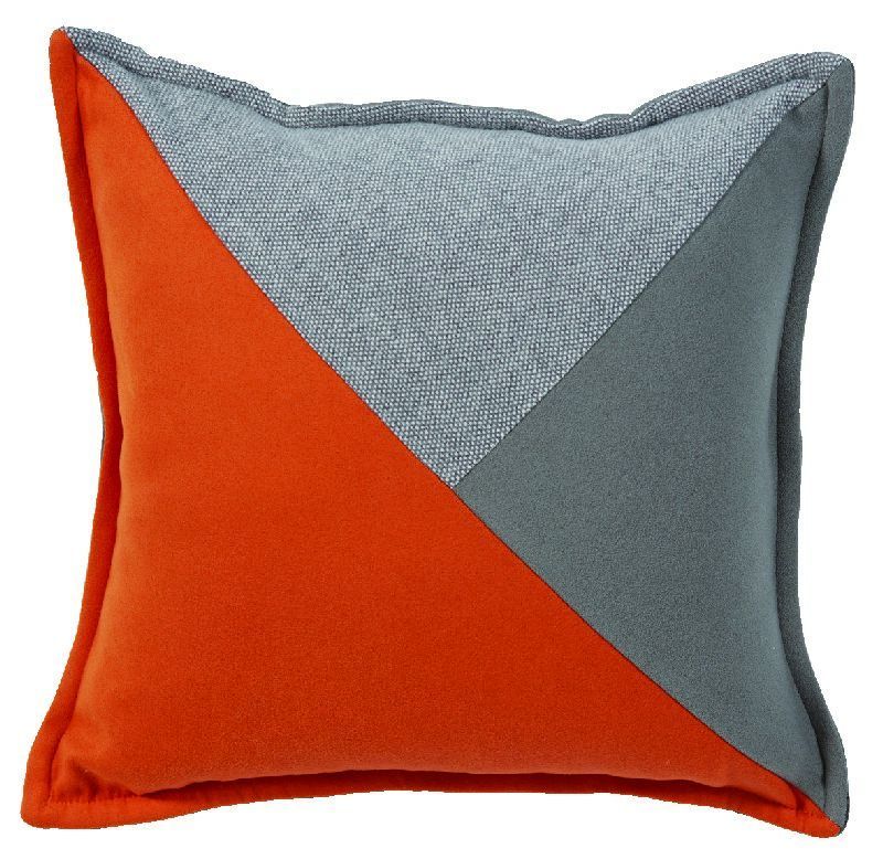 Coussin Swing recto en triangles gris/orange & verso gris 45x45 - Autrement dit